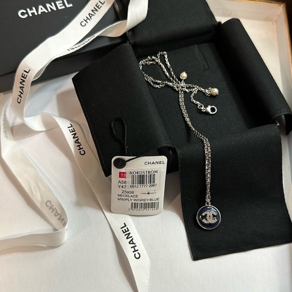 Chanel Necklacece Limited piece pre fall 2018. Christmas sale - Picture 11 of 15